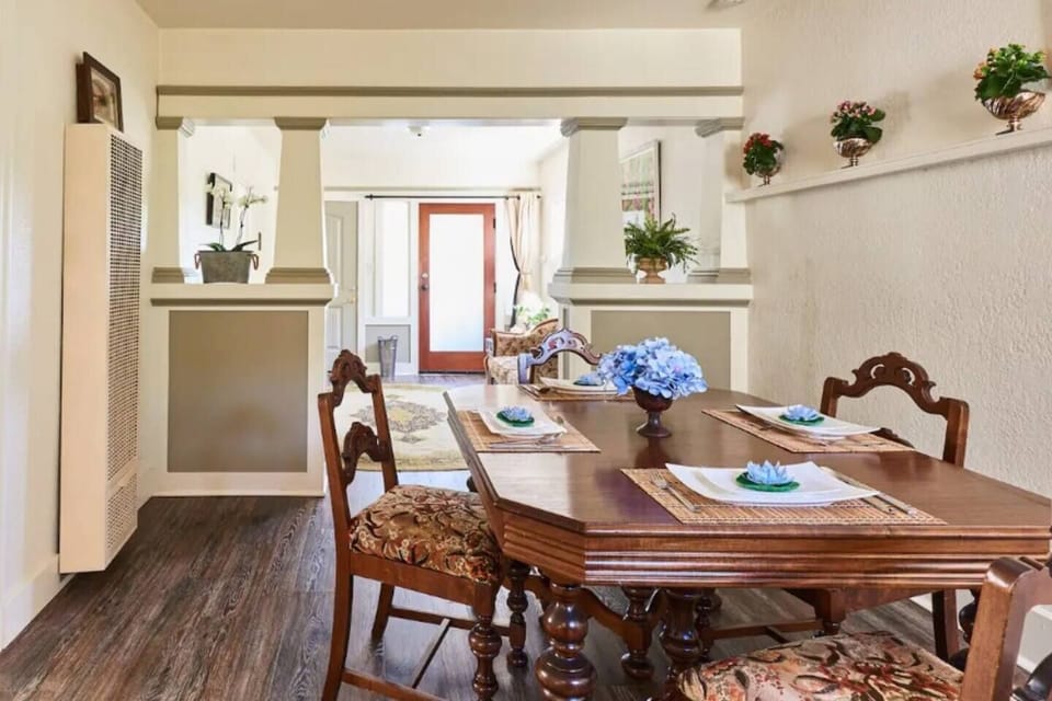 Beautiful antique Victorian furniture in the dining room (1)