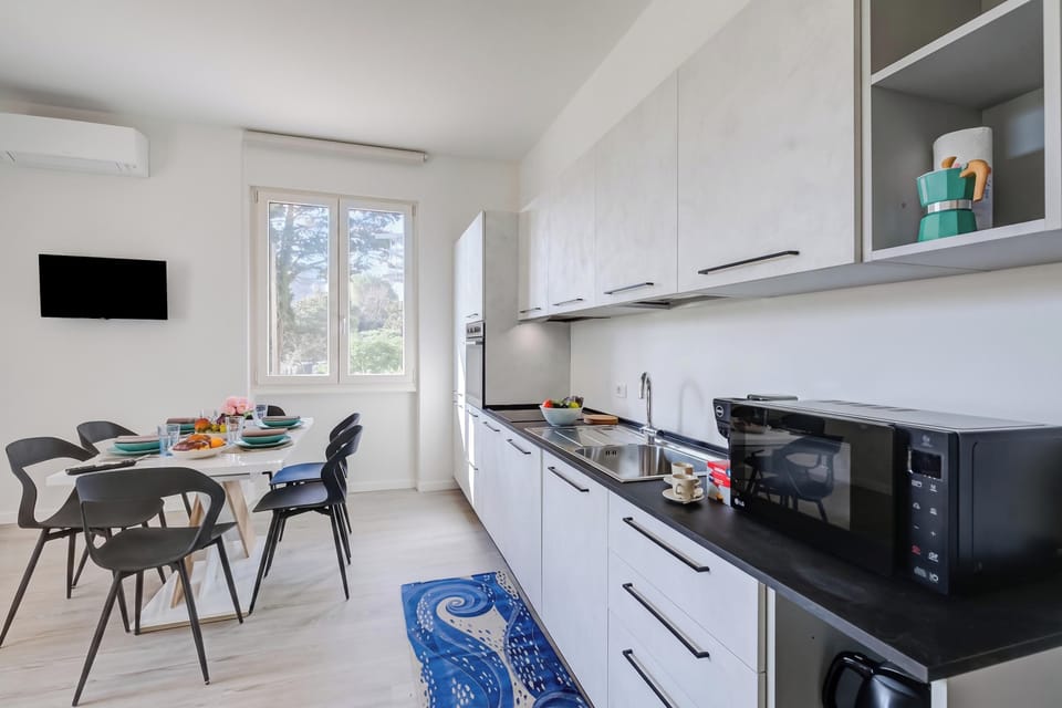 Kitchen and dining area