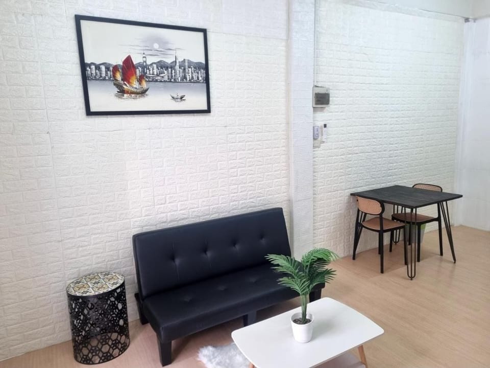 Comfort Townhome, Kitchenette, City View | Living area | Flat-screen TV