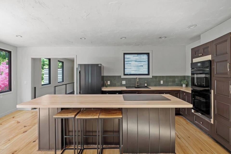 Open Kitchen area means the whole family can be in one space - cook while relax in the Living Area