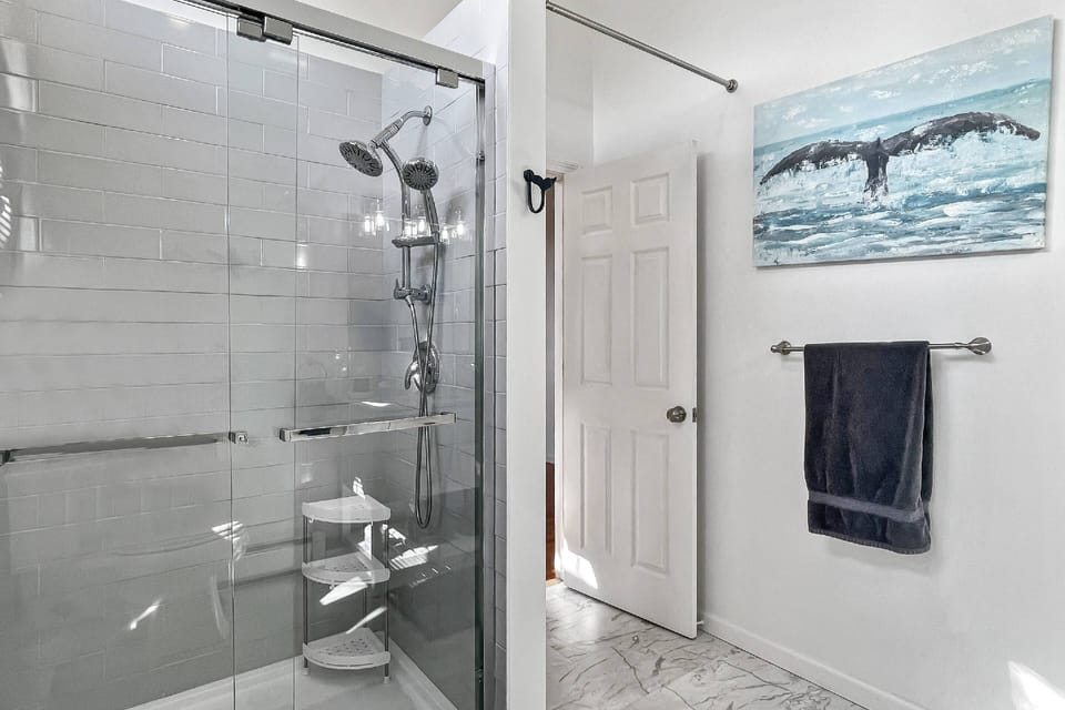 Step into relaxation with a tranquil shower that brings the beach's calm right to you.
