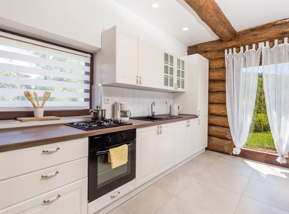 House (Holiday Home Elizabeta) | Private kitchen | Fridge
