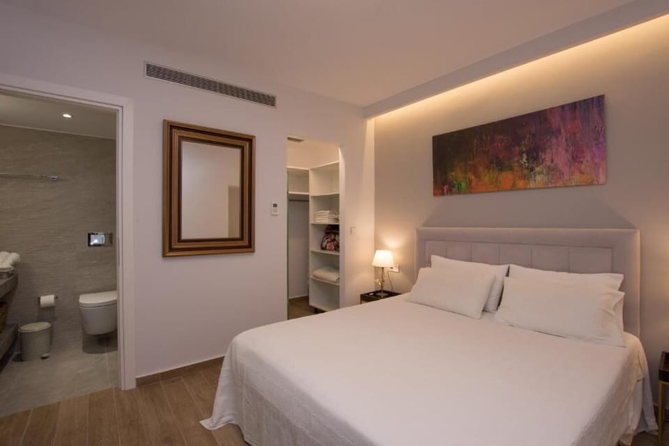 Superior Apartment, Partial Sea View | 1 bedroom, in-room safe, soundproofing, iron/ironing board