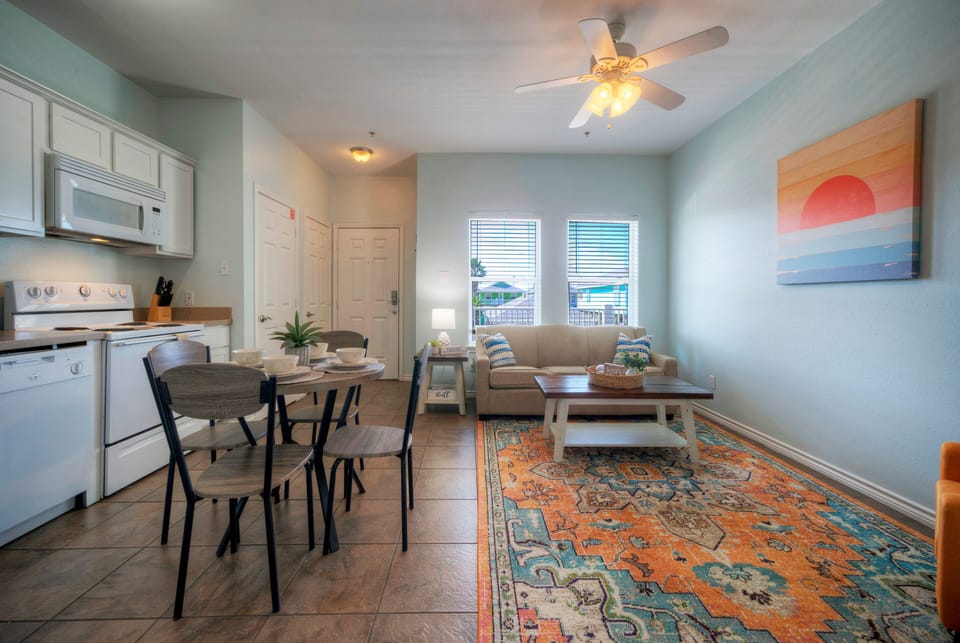 One-bedroom escape with an additional sleep sofa in the living room. (Costa Bahia 205)