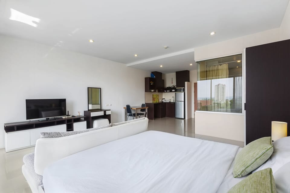 1 bedroom, in-room safe, iron/ironing board, free WiFi