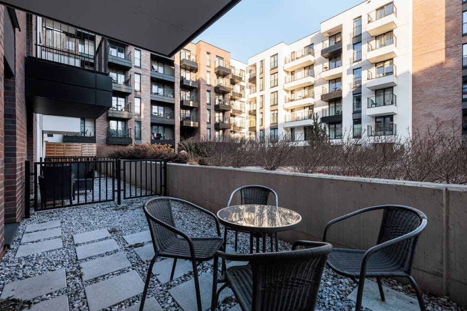 Comfort Condo, Courtyard View | Terrace/patio