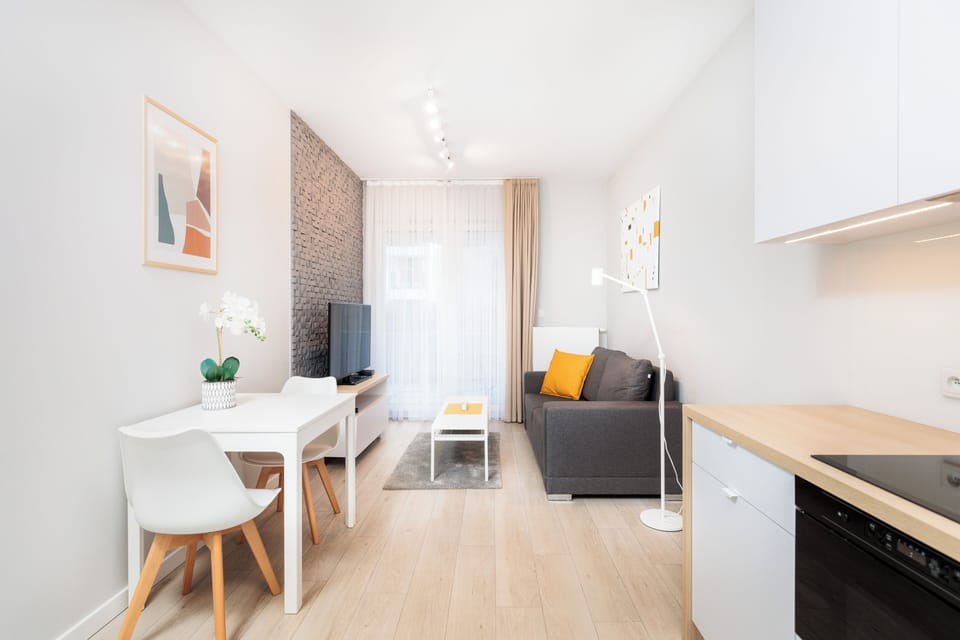 Comfort Condo, Courtyard View | 1 bedroom, laptop workspace, iron/ironing board, free WiFi