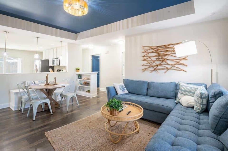 Open Floor Plan and Tray Ceiling