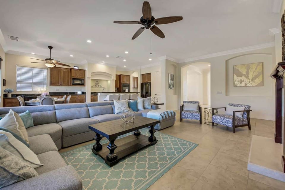 House | 6 bedrooms, high-speed internet