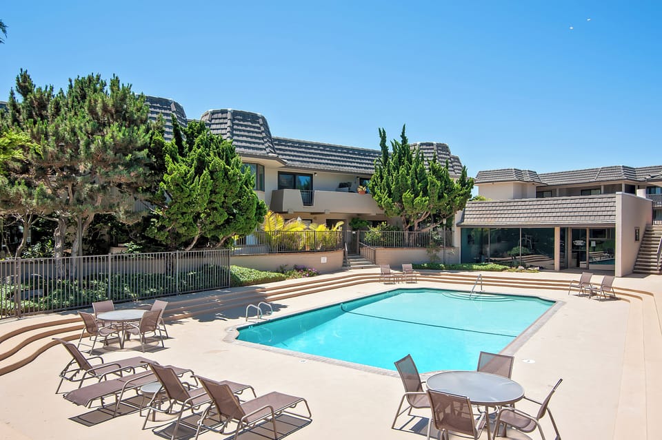 Heated pool with nearby spa