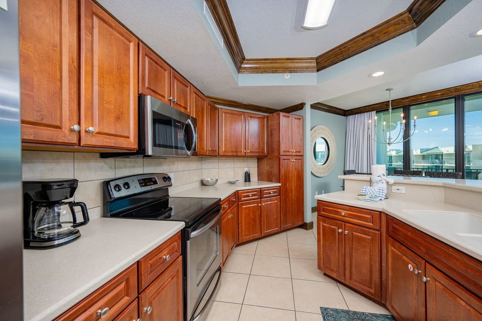 Condo, 2 Bedrooms | Private kitchen | Coffee/tea maker, fridge, oven, stovetop