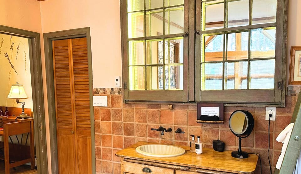 Chiming20Bells20with20Romantic20Logo2037