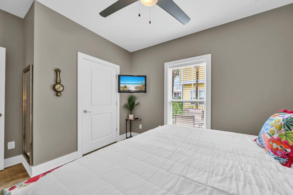 Guest bedroom
