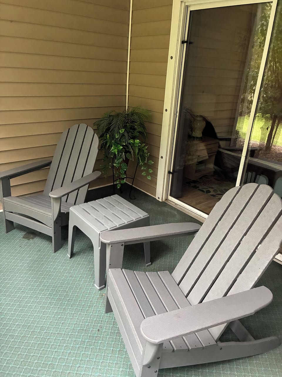 First floor walk out screened in patio