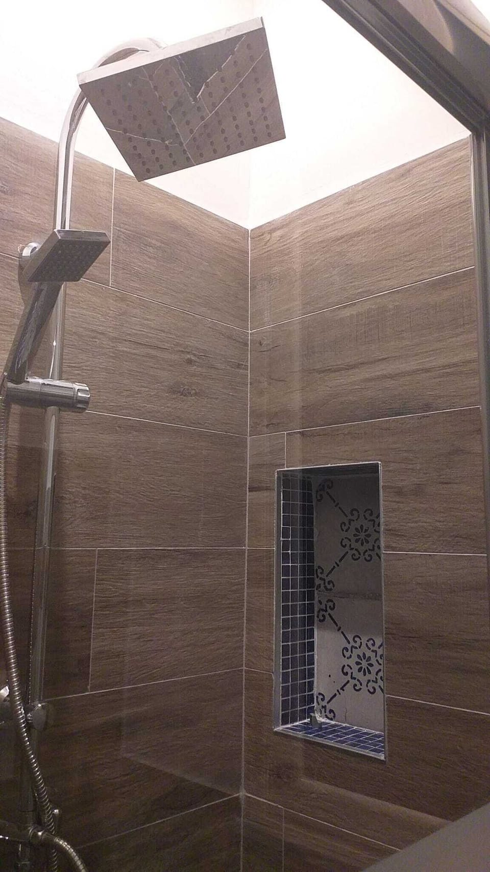 Deluxe Single Room, Balcony, Courtyard View | Bathroom | Shower, rainfall showerhead, free toiletries, hair dryer