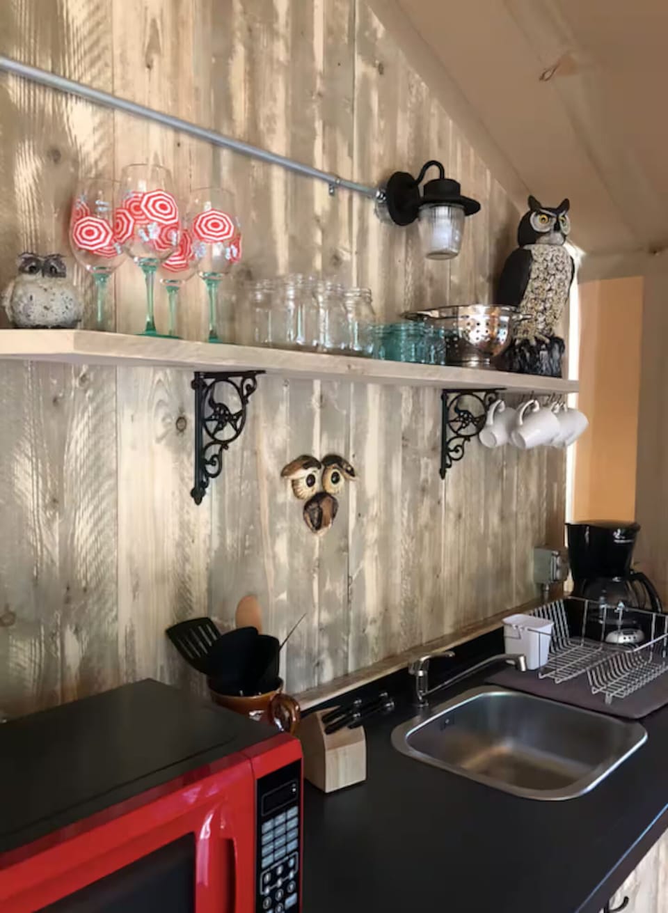 Family Tent (Bear) | Private kitchen | Mini-fridge, microwave, coffee/tea maker, cookware/dishes/utensils