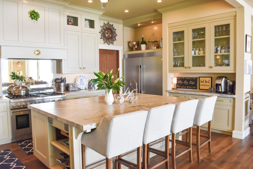 Gourmet kitchen