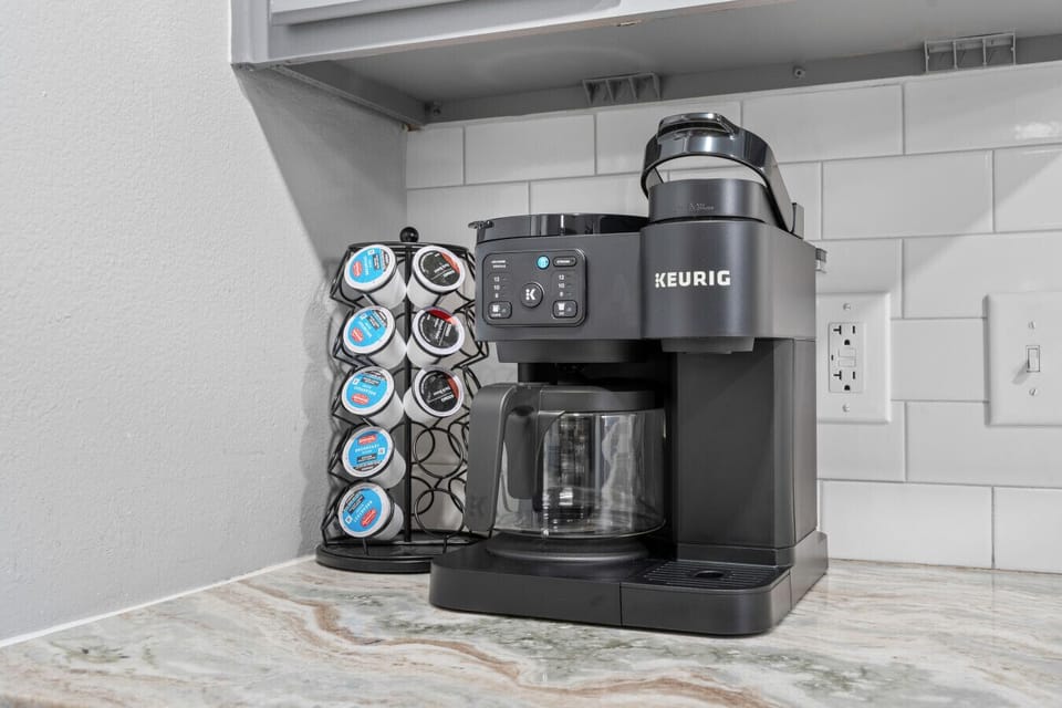 Coffee for one or the whole crew! ☕️ Our Keurig Duo brews pods or a full carafe. We’ve stocked the pods so you can enjoy a quiet morning brew on the patio before the daily adventures begin