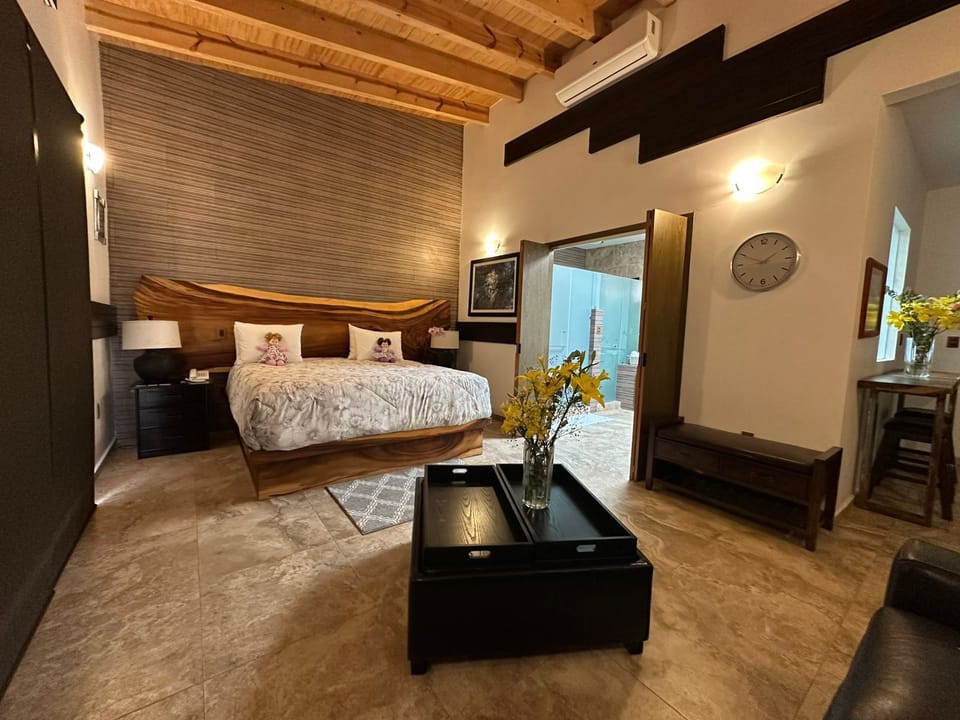 Junior Room | WiFi (free), individually furnished, bed sheets
