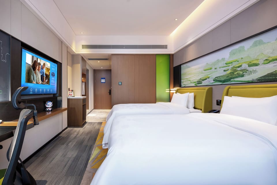 Comfort Twin Room, 2 Double Beds, Private Bathroom, Courtyard View | Desk, laptop workspace, WiFi (free)