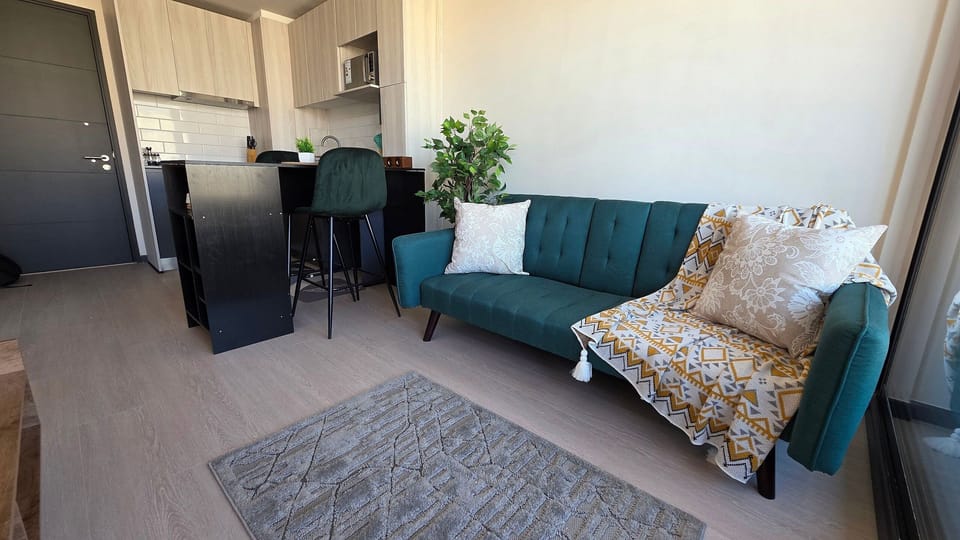 Apartment | Living area | Flat-screen TV