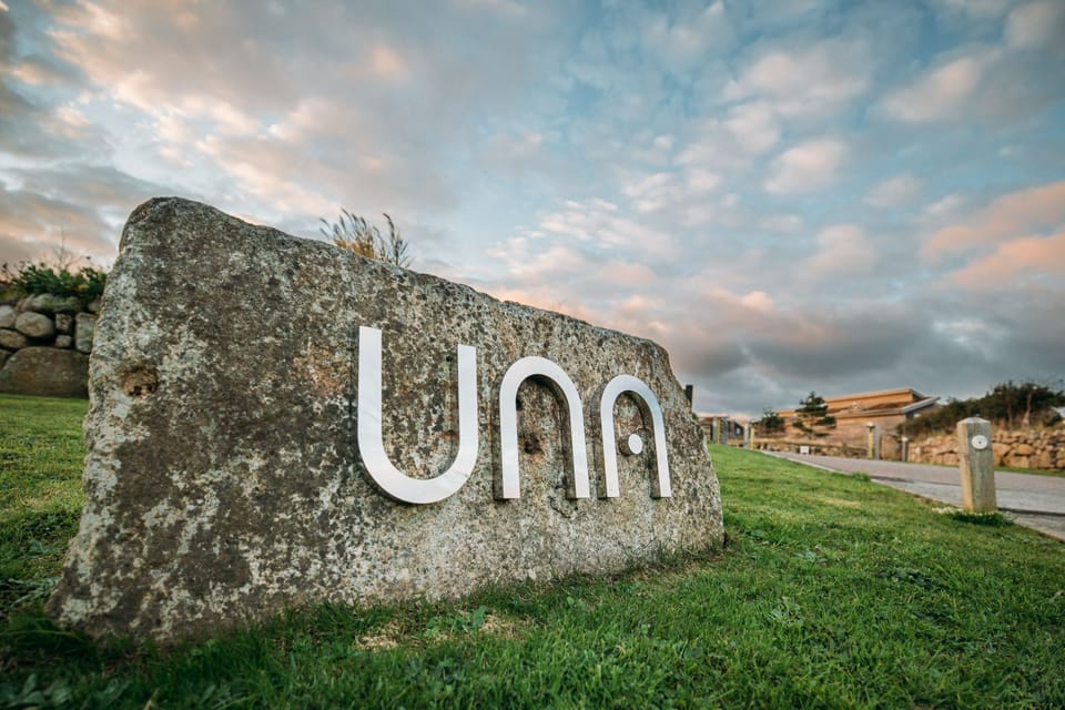 Una sign