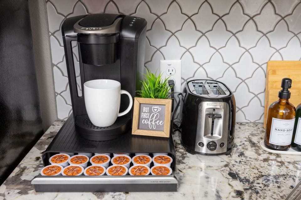 Kick off your mornings with ease using the Keurig coffee maker. Enjoy a fresh cup of coffee in seconds, with a wide selection of pods for your convenience. Ideal for busy mornings or relaxing after a day of adventure