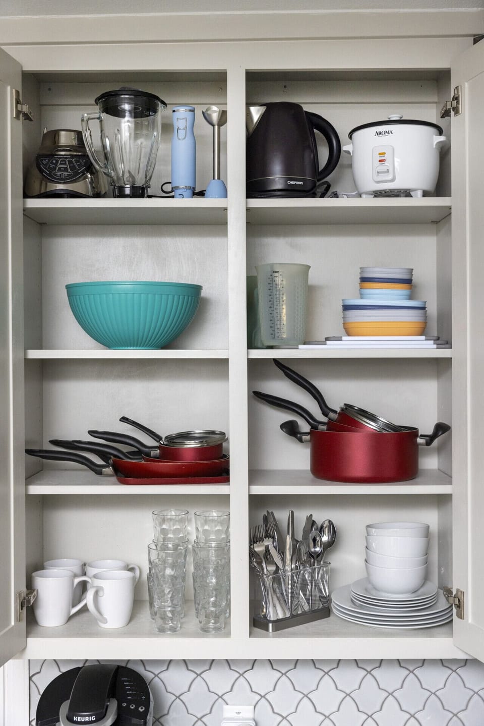 Our kitchen has everything you need! From the sink to the microwave, it`s all about convenience and style.