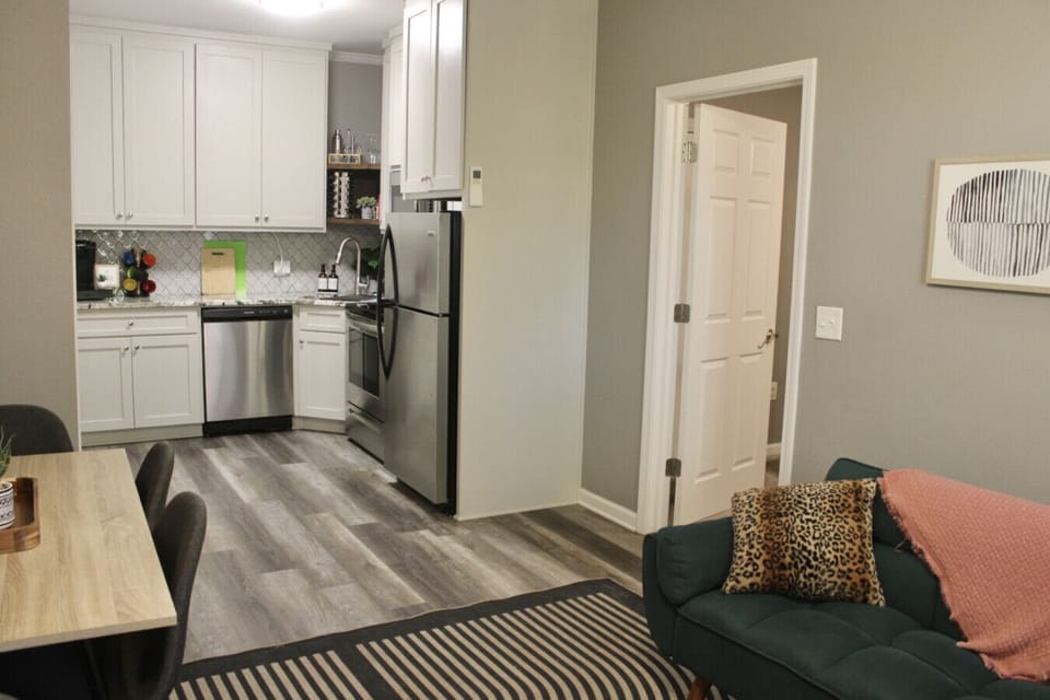 Kitchen & Dining Area: Modern appliances and chic decor await your culinary adventures!