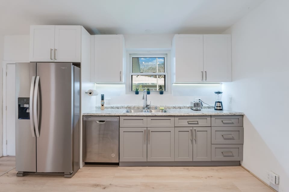 large kitchen with all you need for a meal