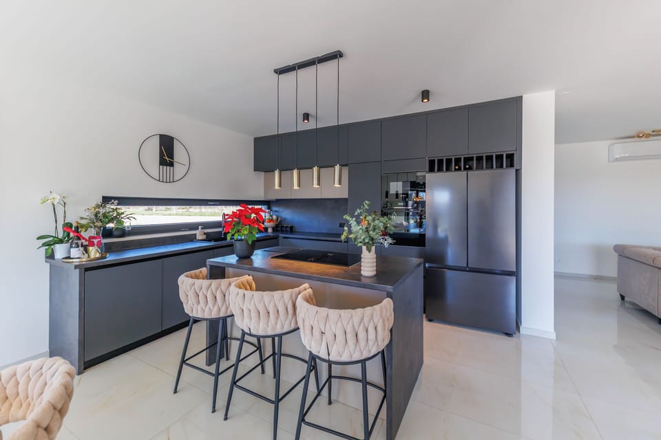 Deluxe Villa, Garden View | Private kitchen | Full-size fridge, microwave, oven, stovetop
