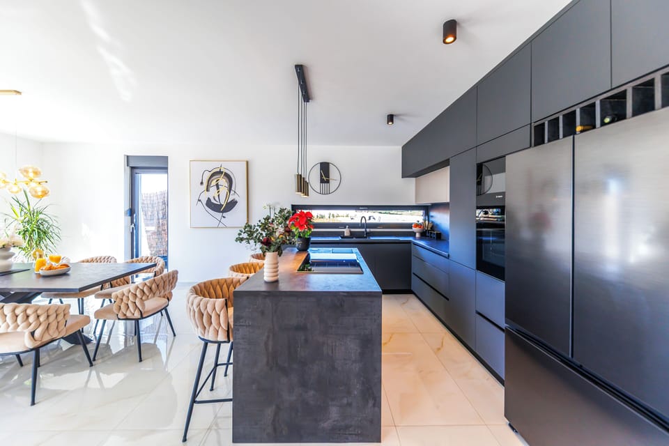 Deluxe Villa, Garden View | Private kitchen | Full-size fridge, microwave, oven, stovetop