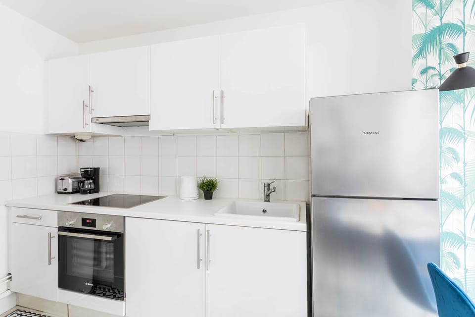 The kitchen is fully equipped to prepare a simple meal 