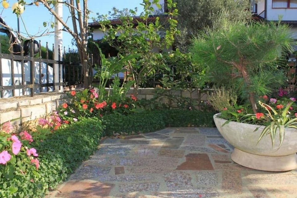 Apartment, 2 Bedrooms, Balcony, City View | Garden