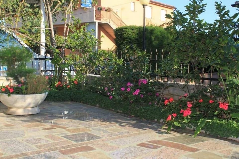 Apartment, 2 Bedrooms, Balcony, City View | Garden
