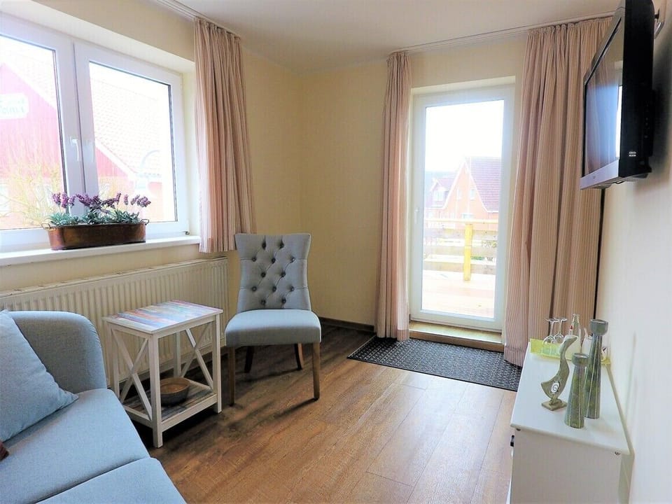 Design Suite, Courtyard View | Lounge