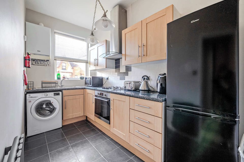 Small space, big possibilities! Enjoy cooking in this intimate kitchen setup! 🥘🥄