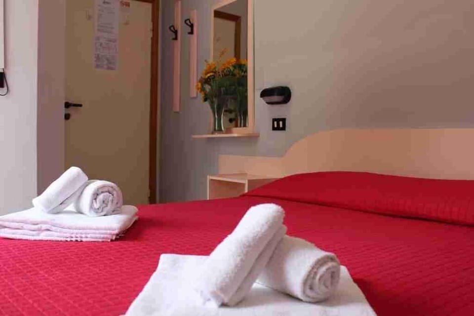 In-room safe, free WiFi