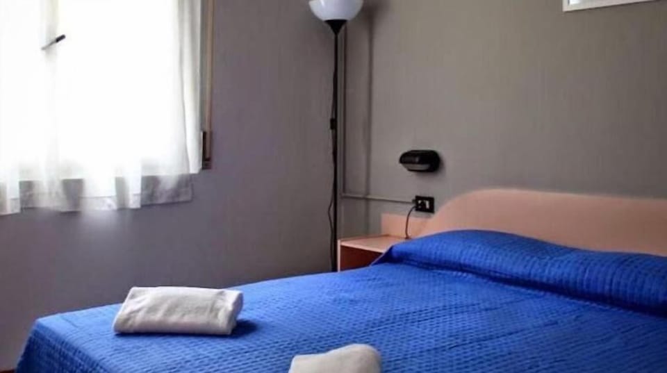 In-room safe, free WiFi