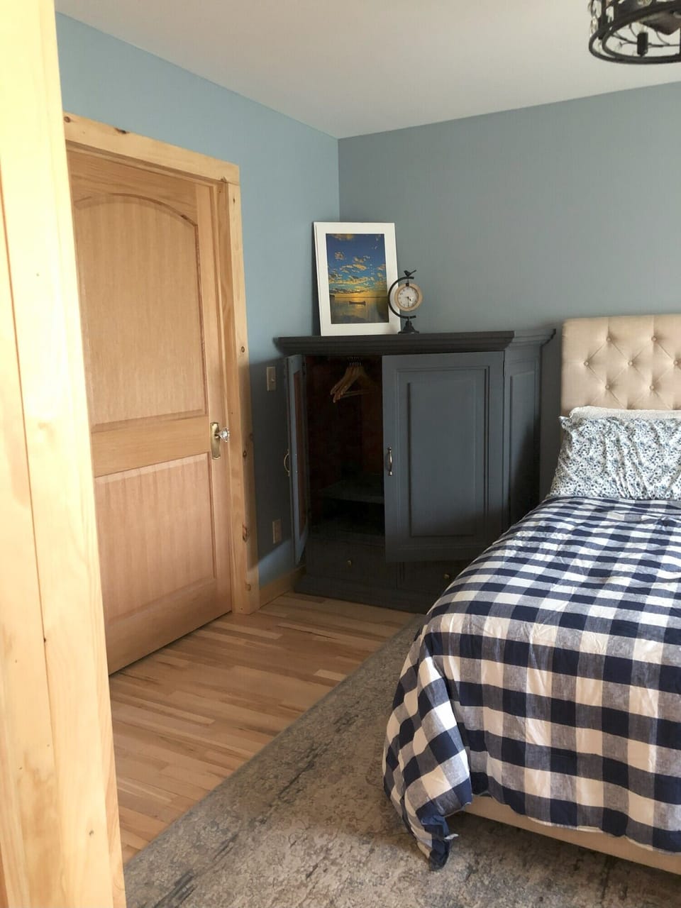 Spruce Room with Queen bed and lower/ground level access. 