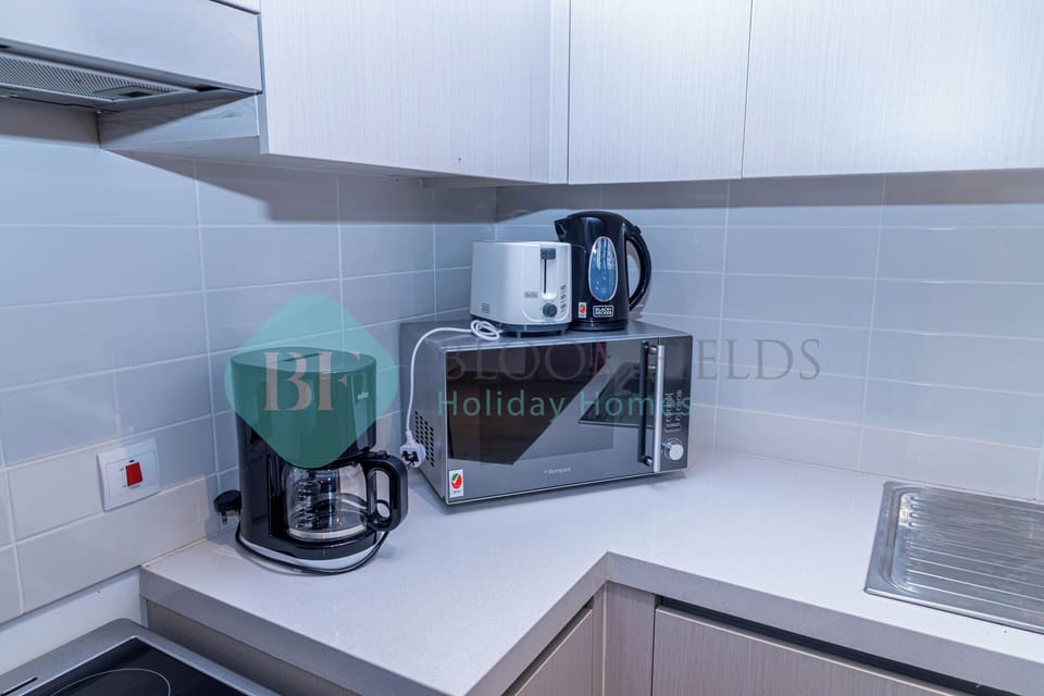 Electric kettle, toaster