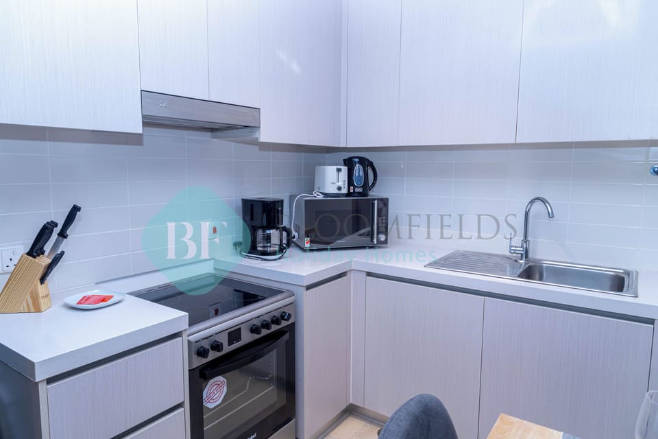 Electric kettle, toaster