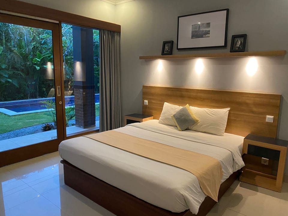 Comfort Double Room, Pool View | In-room safe, free WiFi