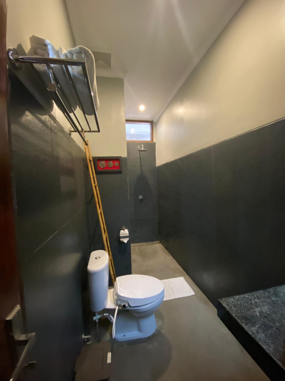 Comfort Double Room, Pool View | Bathroom amenities