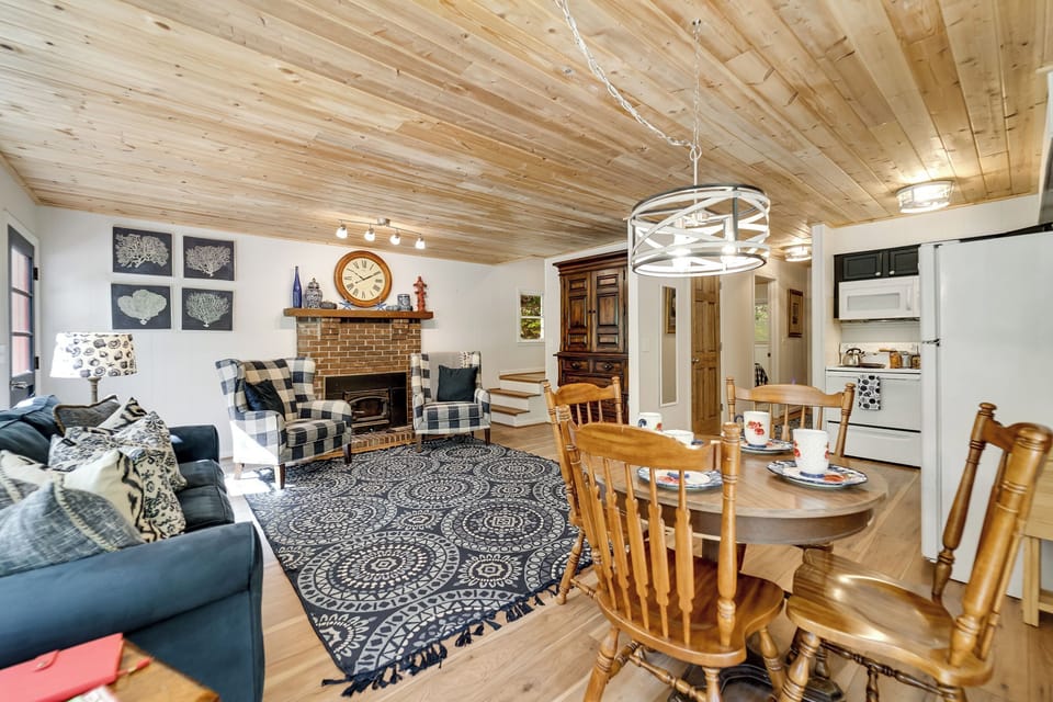 Enjoy a peaceful fire, TV equipped w/ Roku for guest access, or play board games
