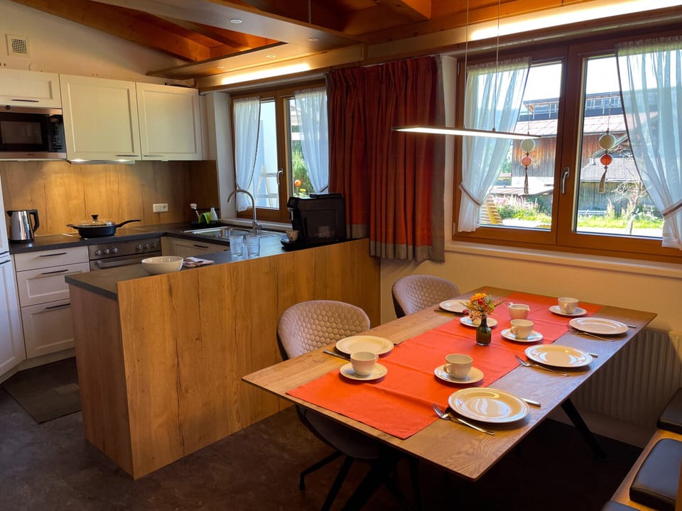 House | Dining