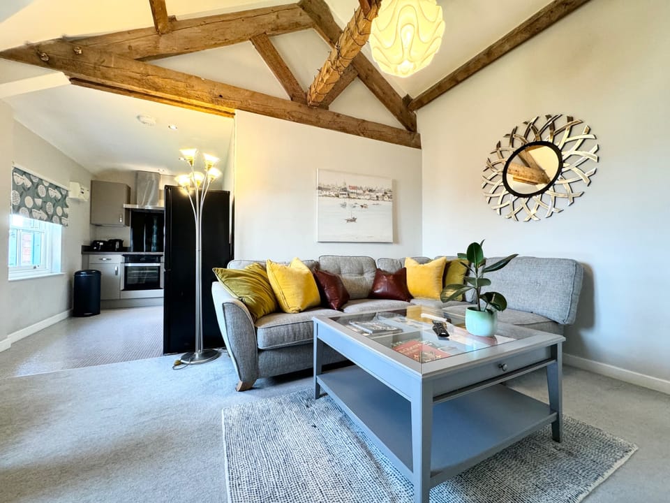 Apartment | Living area | TV