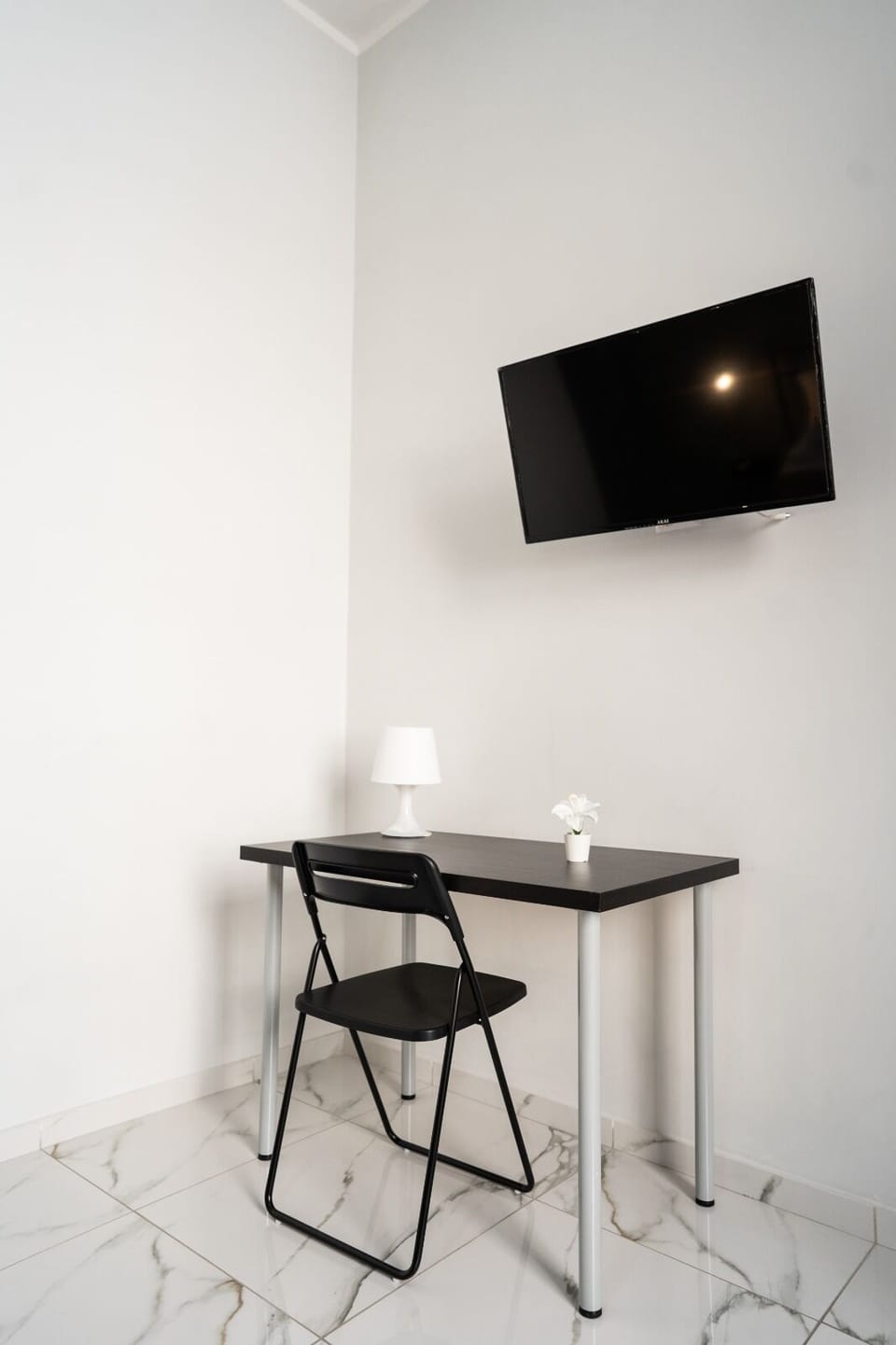 Basic Double Room, Courtyard View | Desk, free WiFi