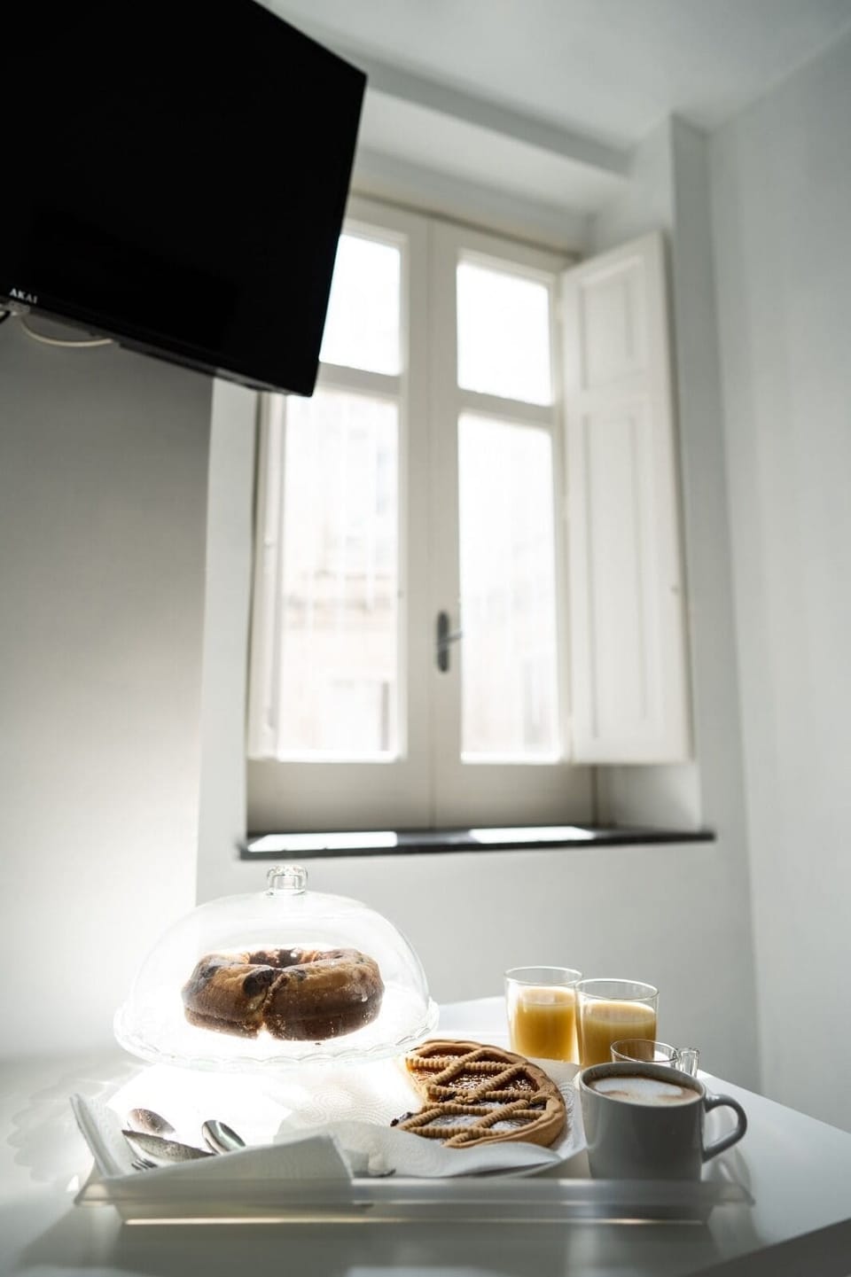 Deluxe Triple Room, Courtyard View | Desk, WiFi (free)