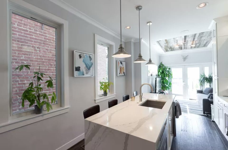 Kitchen Island area